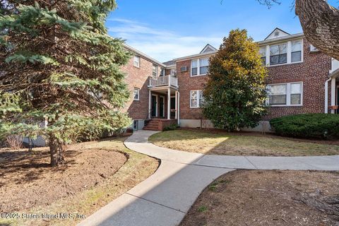 Photo of 162 Bard Avenue #1b, Staten Island, NY 10310 (MLS # 2501527)