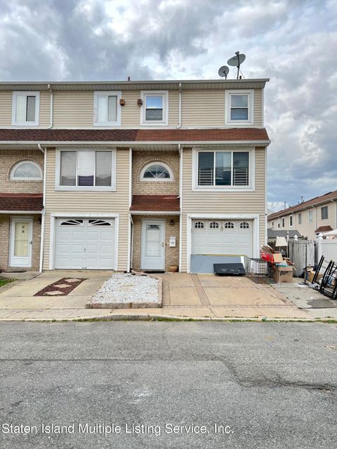 Photo of 19 Benjamin Drive, Staten Island, NY 10303 (MLS # 1162418)