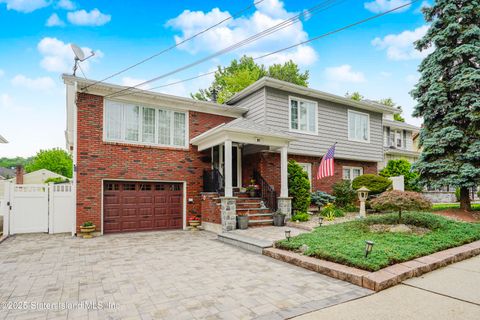 Photo of 97 Martin Avenue, Staten Island, NY 10314 (MLS # 2503576)