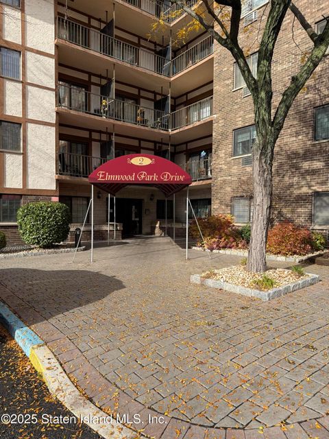 Photo of 2 Elmwood Park Drive #107, Staten Island, NY 10314 (MLS # 2506829)