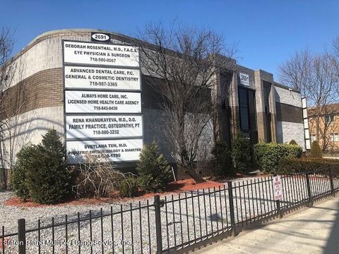 Photo of 2691 Hylan Boulevard, Staten Island, NY 10306 (MLS # 1159096)