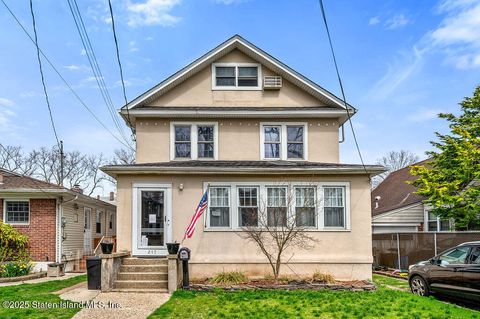 Photo of 217 Bancroft Avenue, Staten Island, NY 10306 (MLS # 2501912)