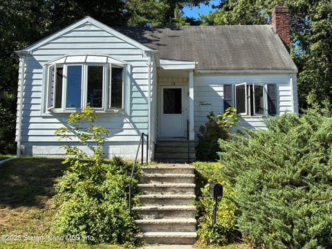 Photo of 12 Troy Street, Staten Island, NY 10308 (MLS # 2505072)
