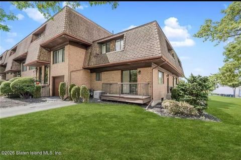 Photo of 458 Windham Loop #O, Staten Island, NY 10314 (MLS # 2600255)