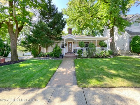 Photo of 154 Pacific Avenue, Staten Island, NY 10312 (MLS # 2405064)
