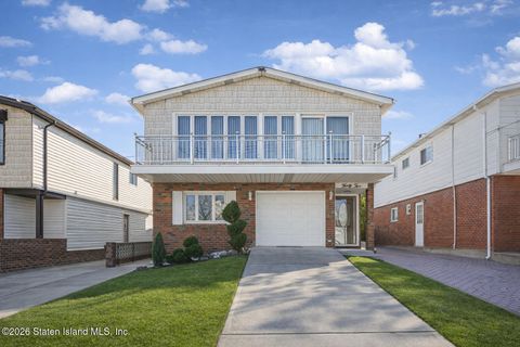 Multifamily For Sale - 42 Amber Street<br/> Staten Island, NY 10306