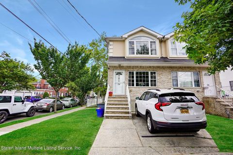 Photo of 54 8th Street, Staten Island, NY 10306 (MLS # 1164107)