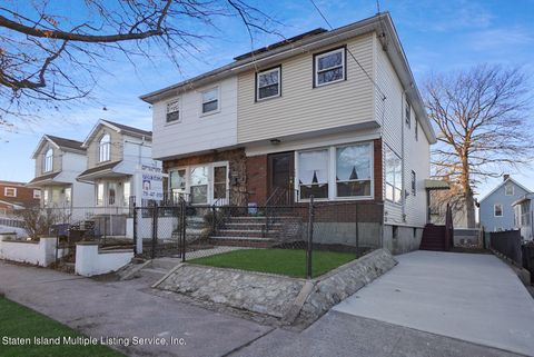 Photo of 169 Clifton Avenue, Staten Island, NY 10305 (MLS # 1160436)