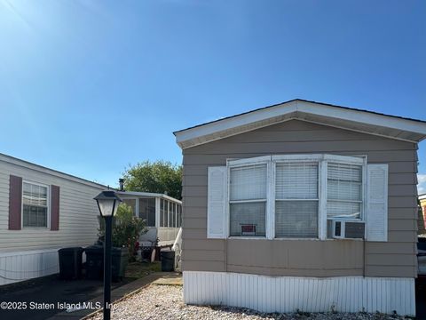 Photo of 2701 Goethals Road N #C9, Staten Island, NY 10303 (MLS # 2505275)