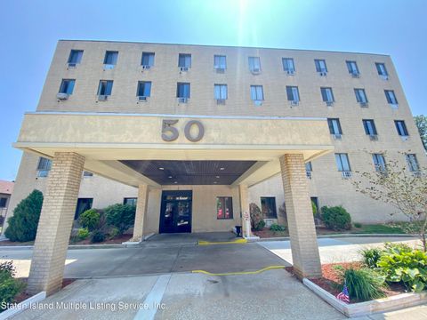 Photo of 50 Belair Road #4e, Staten Island, NY 10305 (MLS # 1162328)
