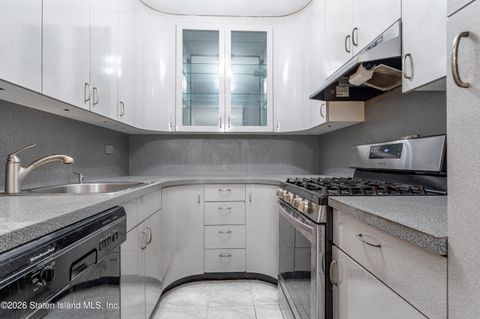 Photo of 2727 Ocean Parkway #B10, Brooklyn, NY 11235 (MLS # 2601271)