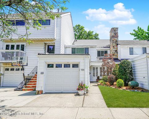 Photo of 164 Dover Green, Staten Island, NY 10312 (MLS # 2503980)