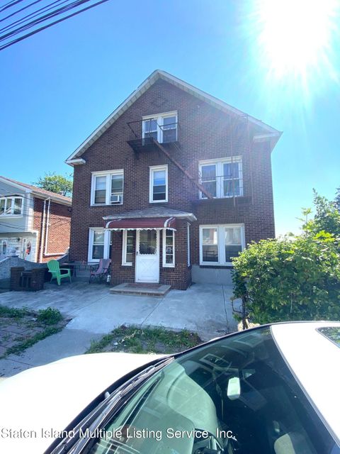 Photo of 30 Wilson Terrace, Staten Island, NY 10304 (MLS # 1163473)