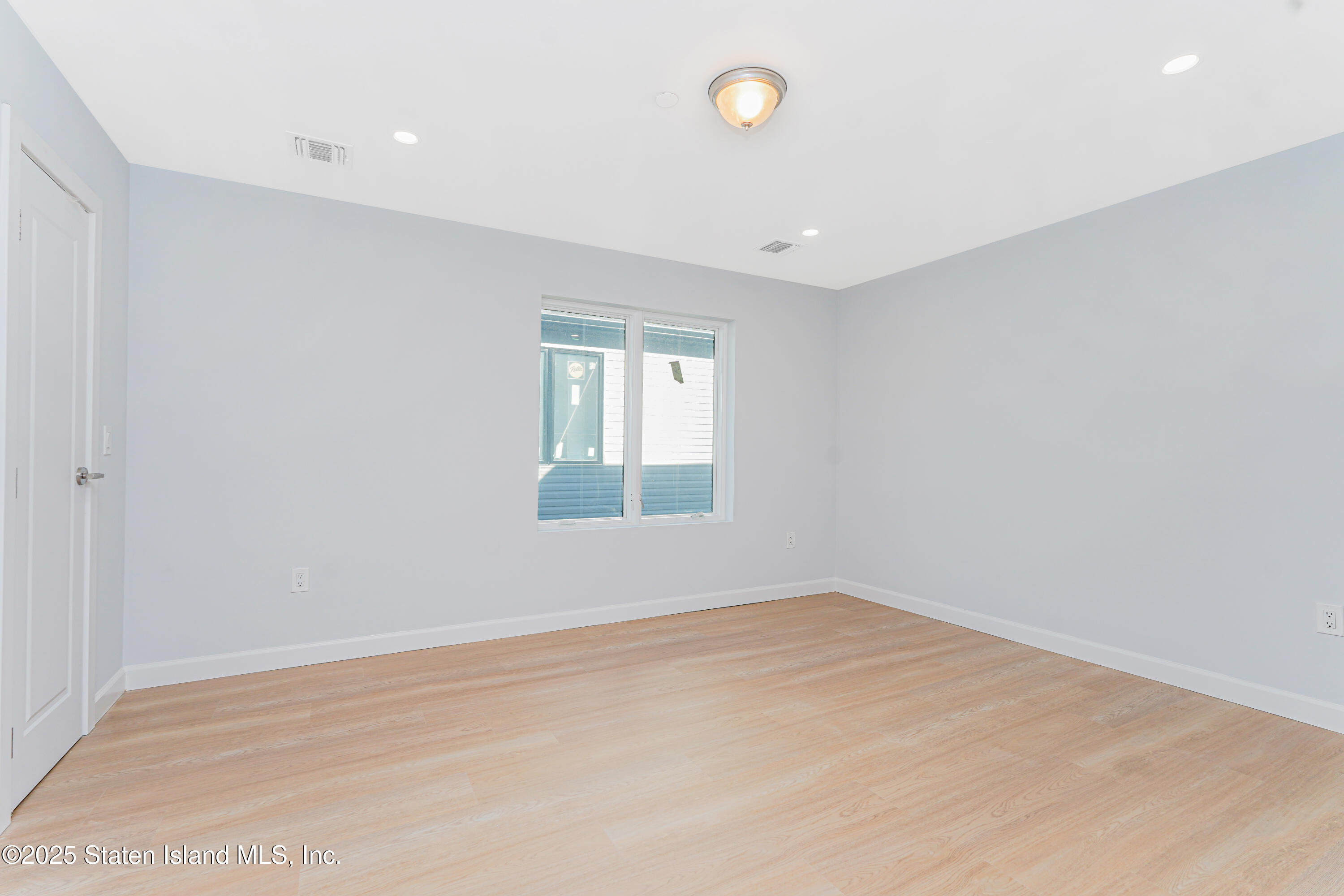 50 Poillon Avenue, Staten Island, New York image 33