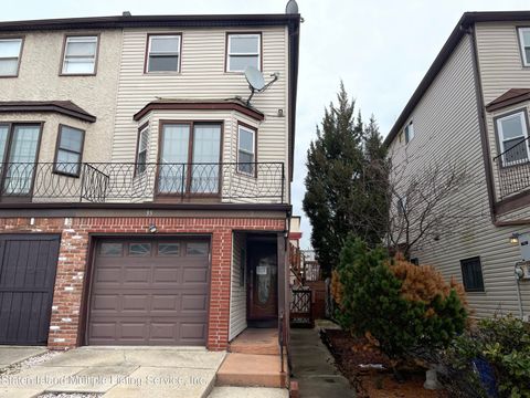 Photo of 35 Elson Street, Staten Island, NY 10314 (MLS # 1160895)