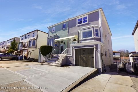 Photo of 36 Kingsbridge Avenue, Staten Island, NY 10314 (MLS # 1161424)