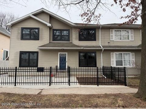 Photo of 133 Northfield Avenue, Staten Island, NY 10303 (MLS # 2507141)