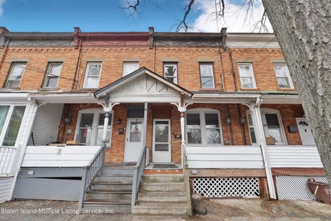 Photo of 62 Heberton Avenue, Staten Island, NY 10302 (MLS # 2400473)