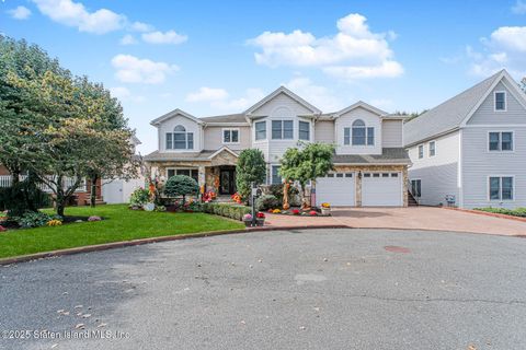 Photo of 72 Giegerich Avenue, Staten Island, NY 10307 (MLS # 2505891)