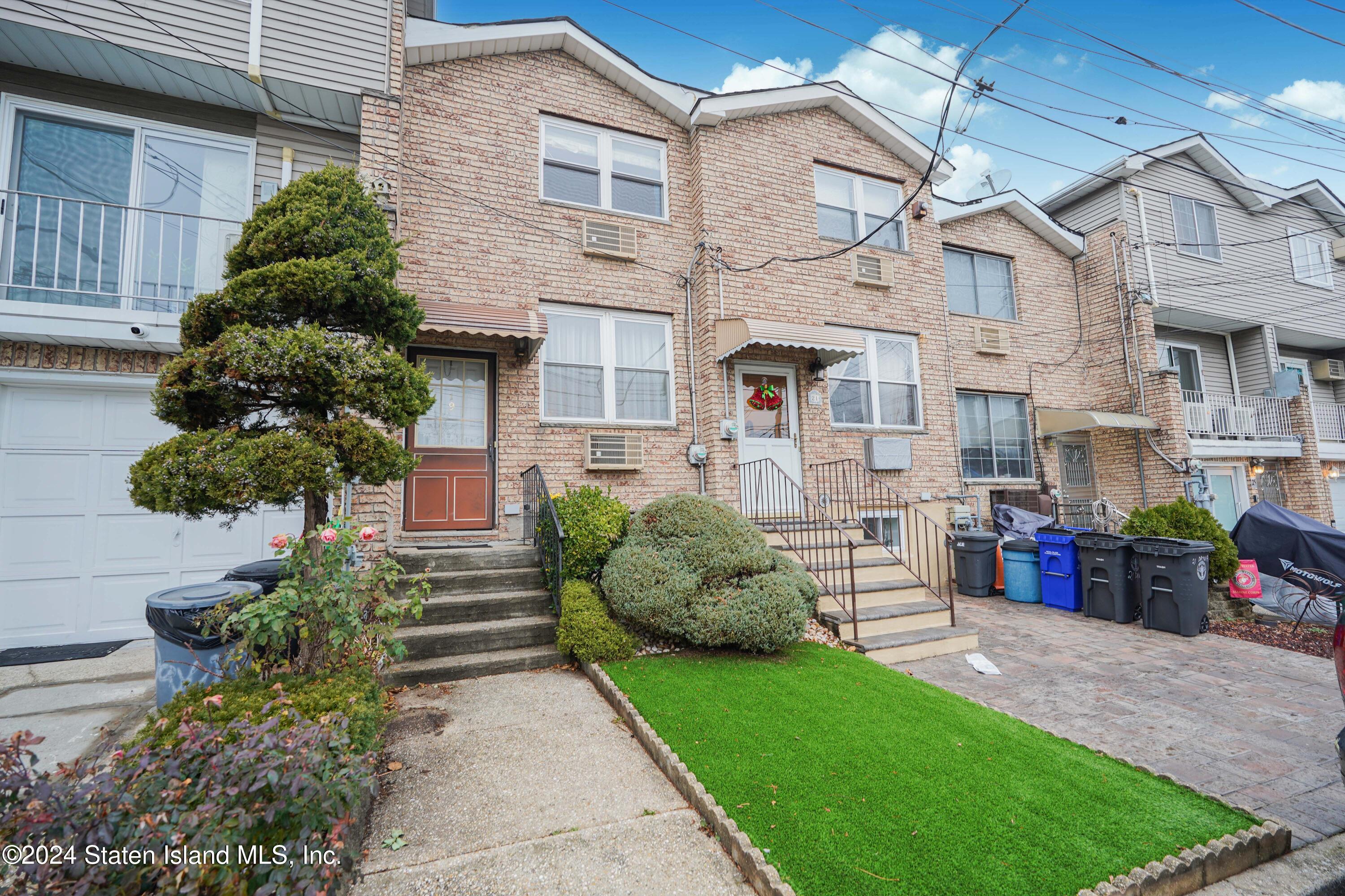 19 Dayna Drive, Staten Island, New York image 2