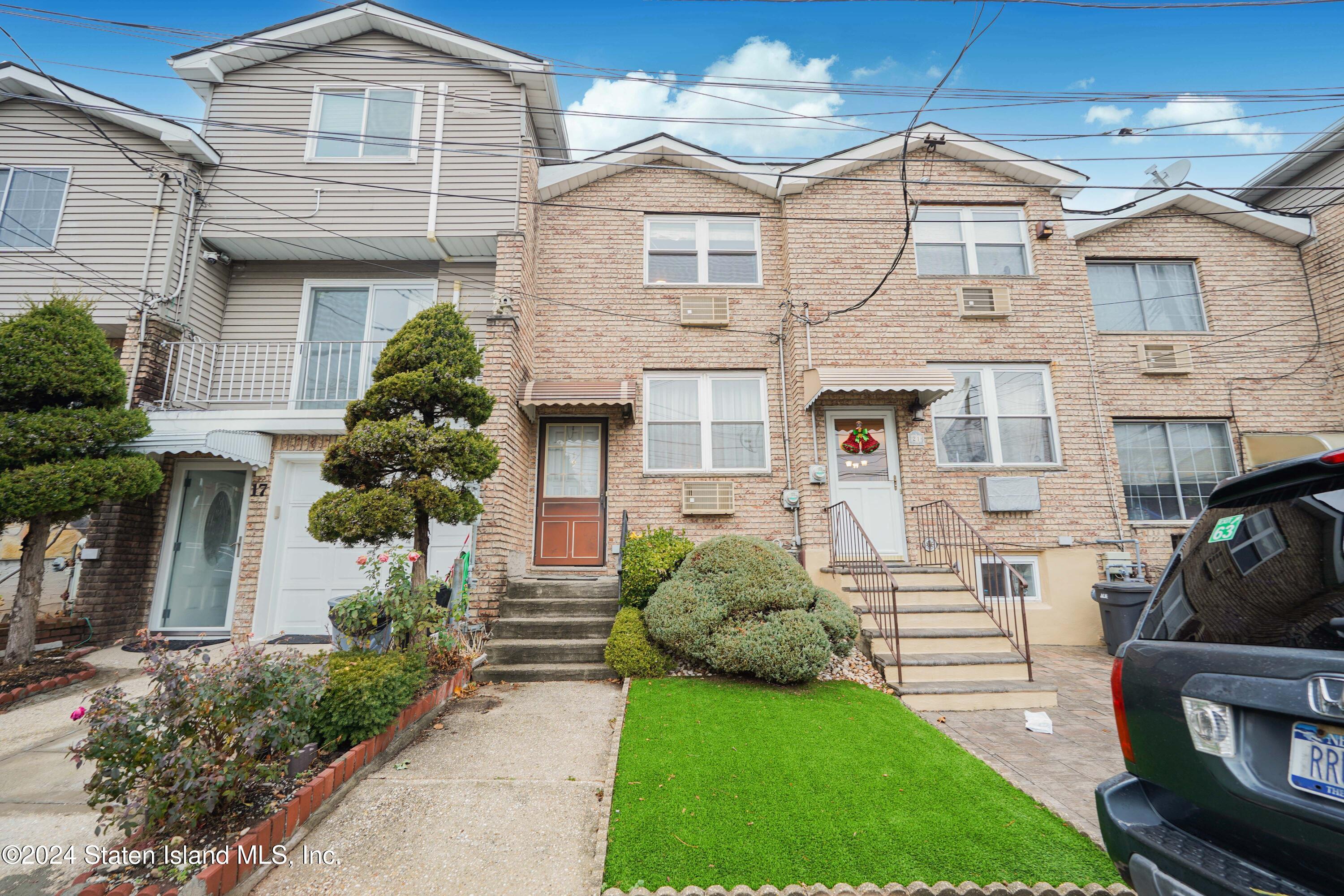 19 Dayna Drive, Staten Island, New York image 3