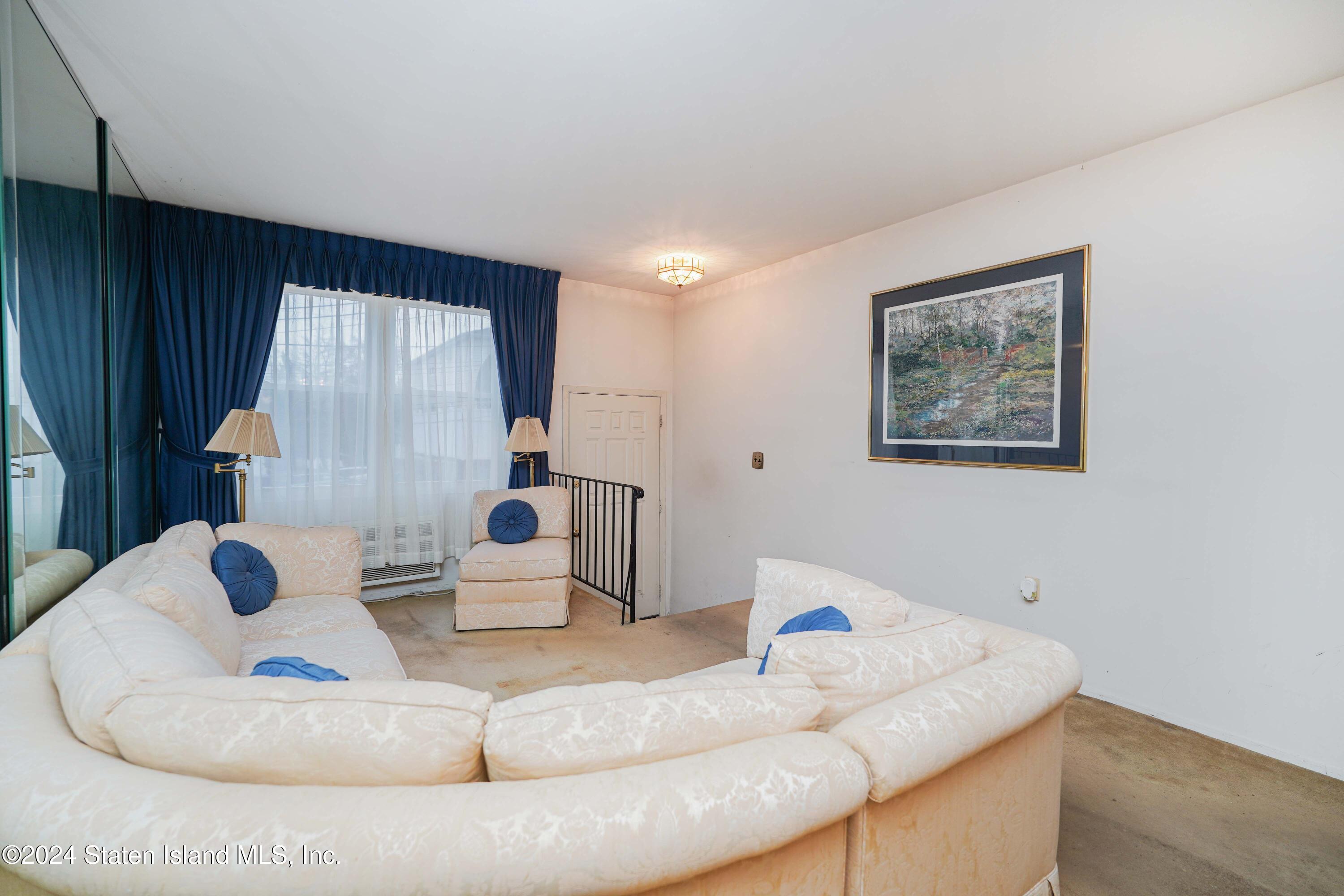 19 Dayna Drive, Staten Island, New York image 6