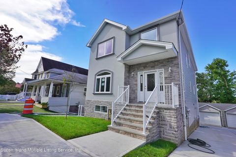 Photo of 41 Alvine Avenue, Staten Island, NY 10312 (MLS # 1161427)