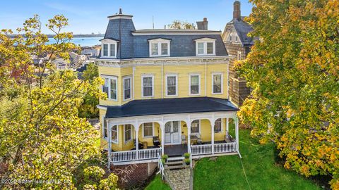 Photo of 351 St Pauls Avenue, Staten Island, NY 10304 (MLS # 2601115)