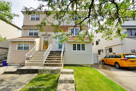 Photo of 121 Ada Drive, Staten Island, NY 10314 (MLS # 1162934)