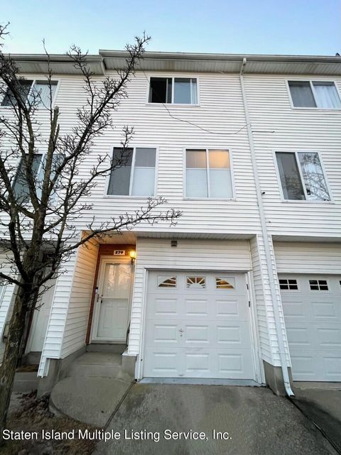 Photo of 279 Jamie Lane, Staten Island, NY 10312 (MLS # 1159508)