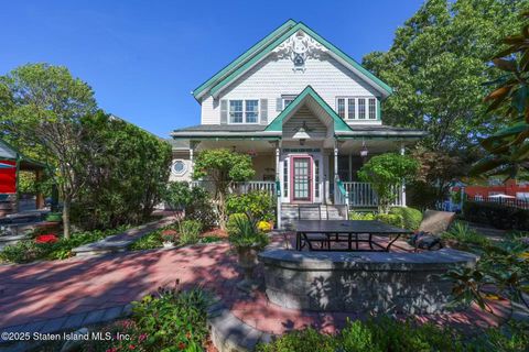 Photo of 714 Annadale Road, Staten Island, NY 10312 (MLS # 2505913)