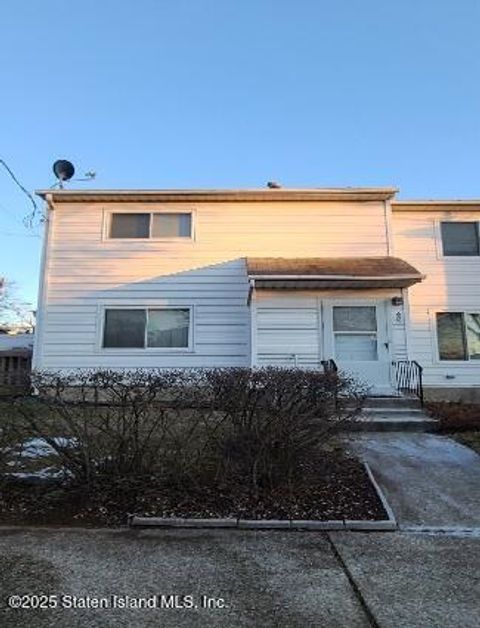 Photo of 687 Elbe Avenue, Staten Island, NY 10304 (MLS # 2500518)