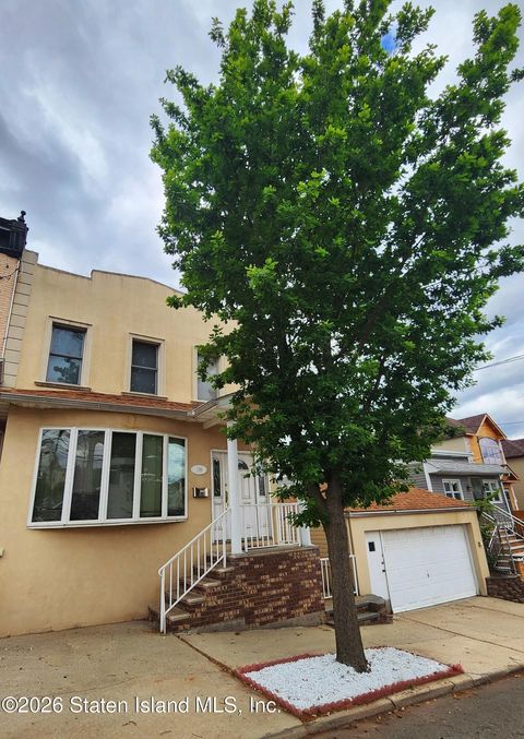 Photo of 299 Clifton Avenue, Staten Island, NY 10305 (MLS # 2602731)