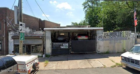 Photo of 290 Broad Street, Staten Island, NY 10304 (MLS # 2406743)