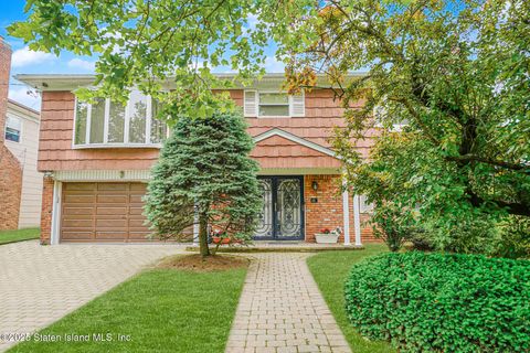 Photo of 119 Amsterdam Avenue, Staten Island, NY 10314 (MLS # 2503115)