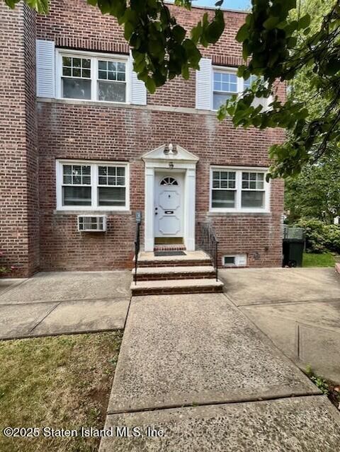 Photo of 3 Dongan Avenue, Staten Island, NY 10314 (MLS # 2505250)