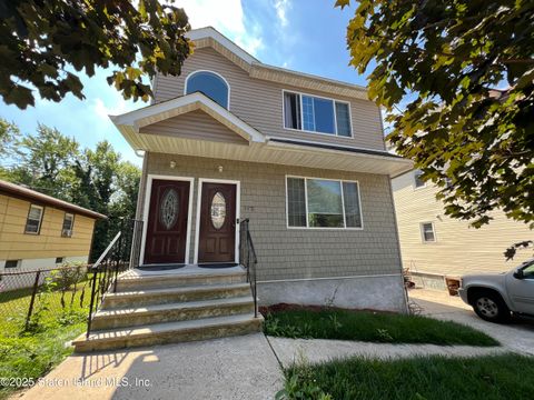 Photo of 192 Corson Avenue, Staten Island, NY 10301 (MLS # 2505062)