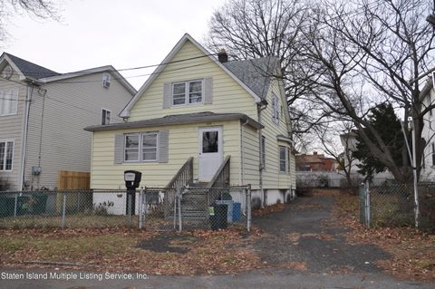 Photo of 149 Wild Avenue, Staten Island, NY 10314 (MLS # 1159470)