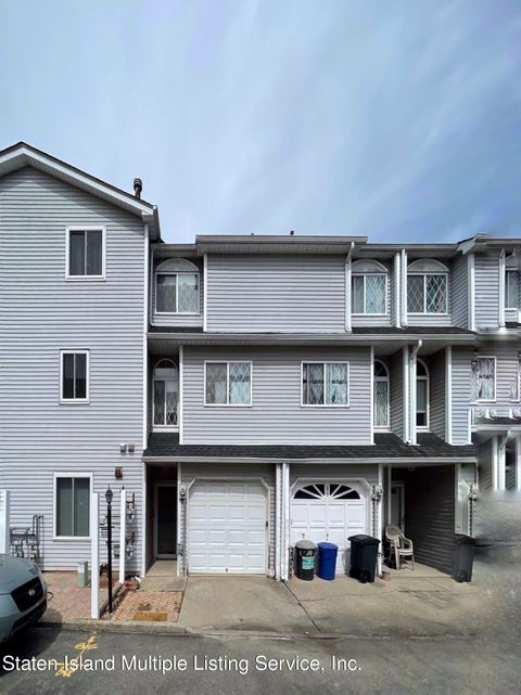 Photo of 79 Simmons Lane, Staten Island, NY 10314 (MLS # 2400032)