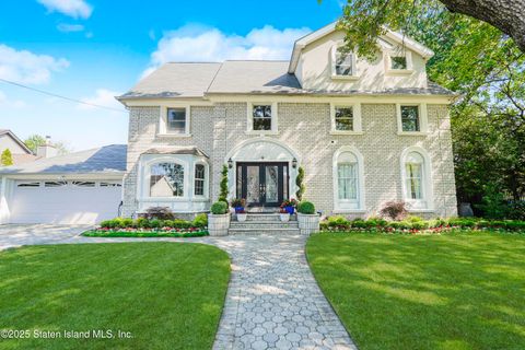 Photo of 5 Haywood Street, Staten Island, NY 10307 (MLS # 2502953)