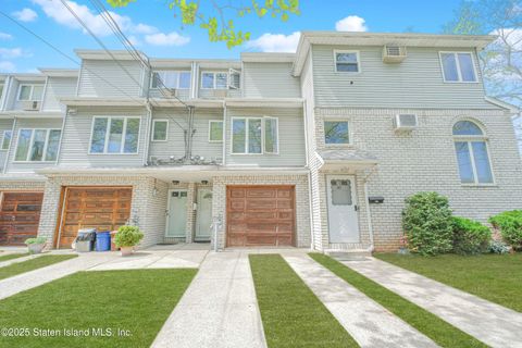 Photo of 183 Edison Street, Staten Island, NY 10306 (MLS # 2502477)