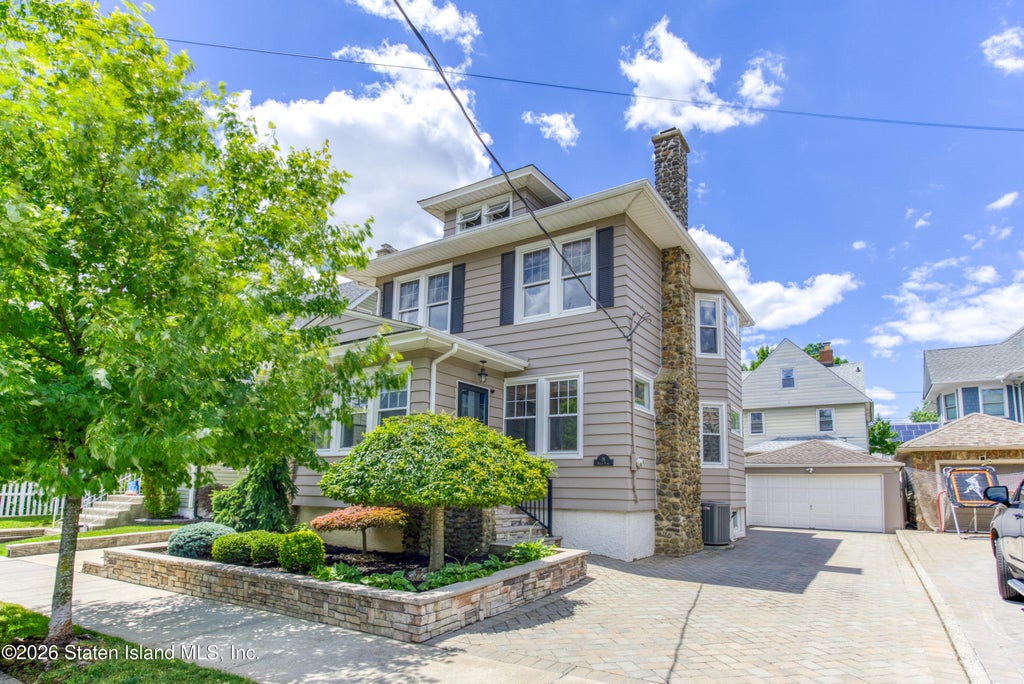 Photo of 26 Dakota Place, Staten Island, NY 10314 (MLS # 2603421)