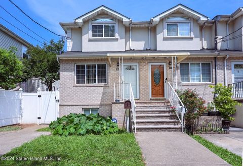 Photo of 101 Lamport Boulevard, Staten Island, NY 10305 (MLS # 2403349)