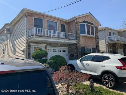 Photo of 46 Laredo Avenue, Staten Island, NY 10312 (MLS # 2601892)