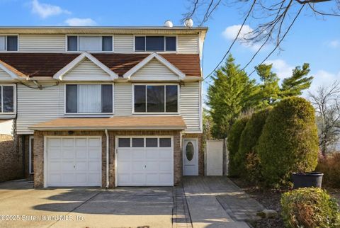 Photo of 293 Wingham Street, Staten Island, NY 10305 (MLS # 2507066)