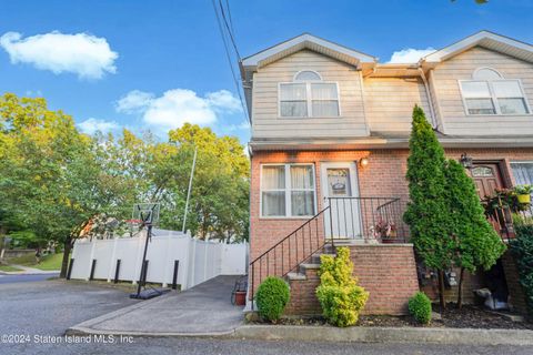 Photo of 442 Arthur Kill Road, Staten Island, NY 10308 (MLS # 2405145)