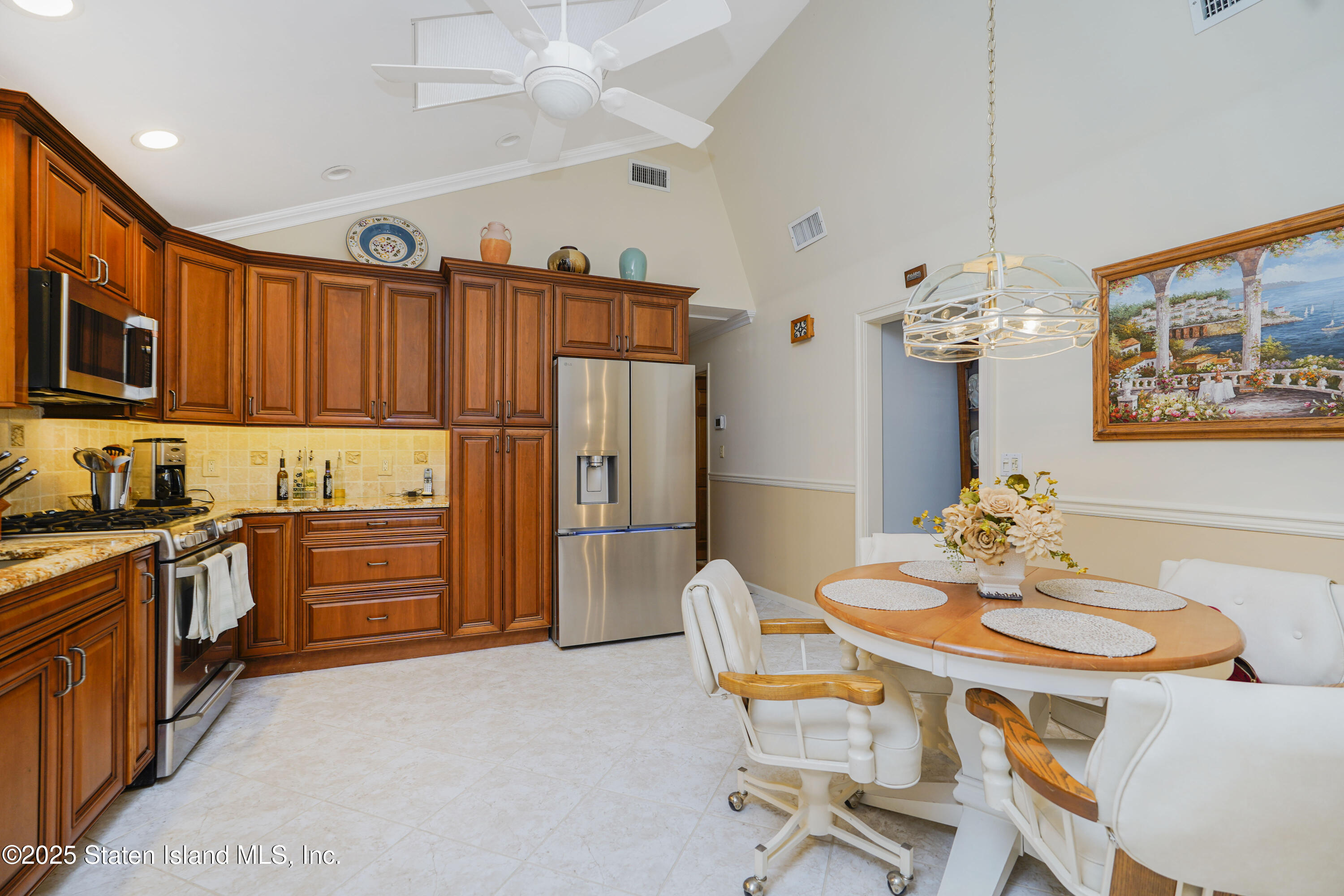 389 Sycamore Street, Staten Island, New York image 16