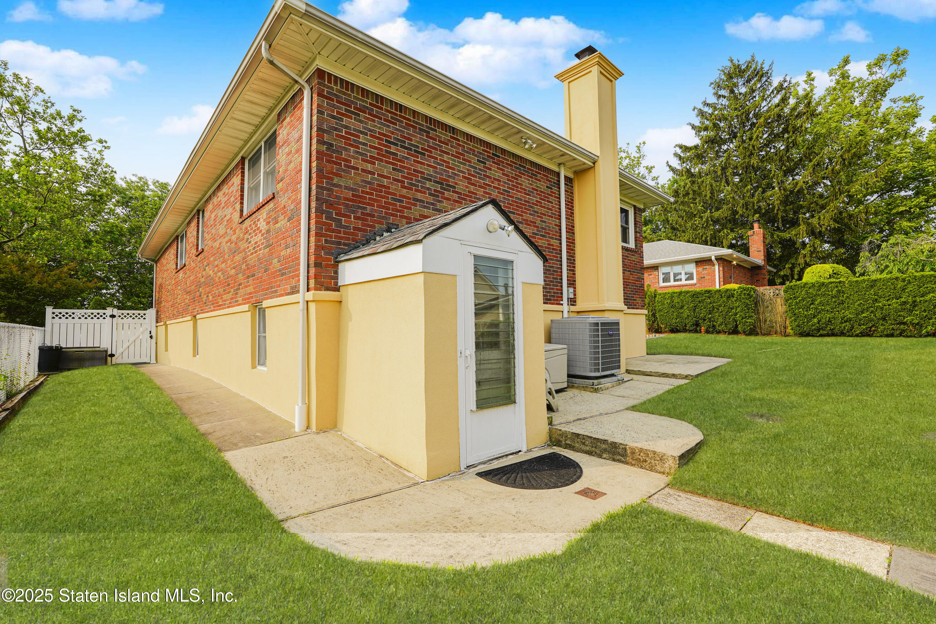 389 Sycamore Street, Staten Island, New York image 34
