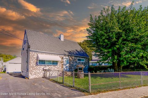 Photo of 81 Brielle Avenue, Staten Island, NY 10314 (MLS # 1158093)