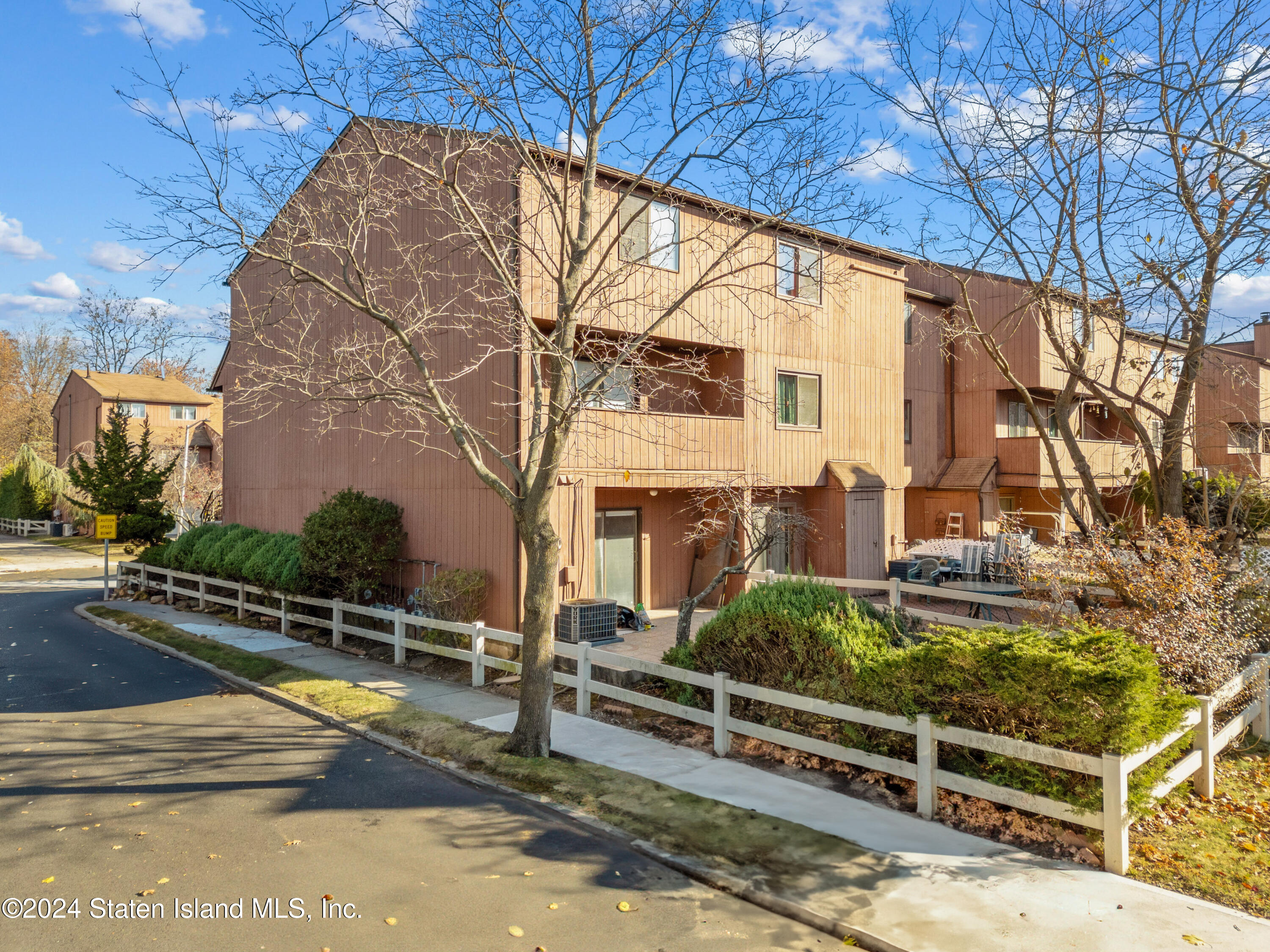 72 Alan Loop, Staten Island, New York image 17